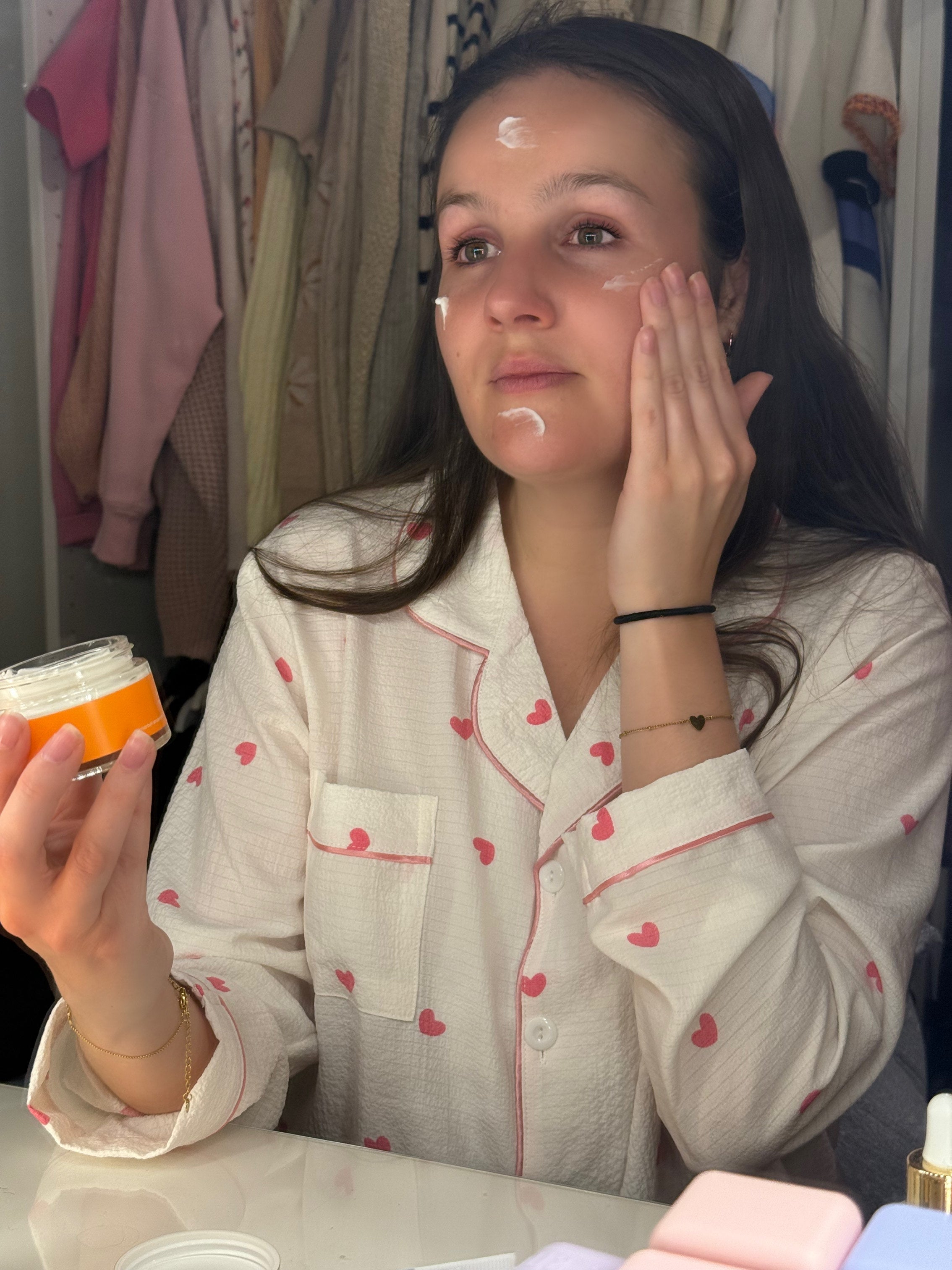 Wake Up to Radiant Skin: The Magic of Vitamin C Hydra Bright Night Moisturizer